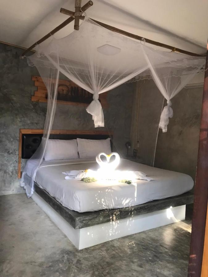 Sunshine On The Rock Hotel Ko Kut Exterior photo
