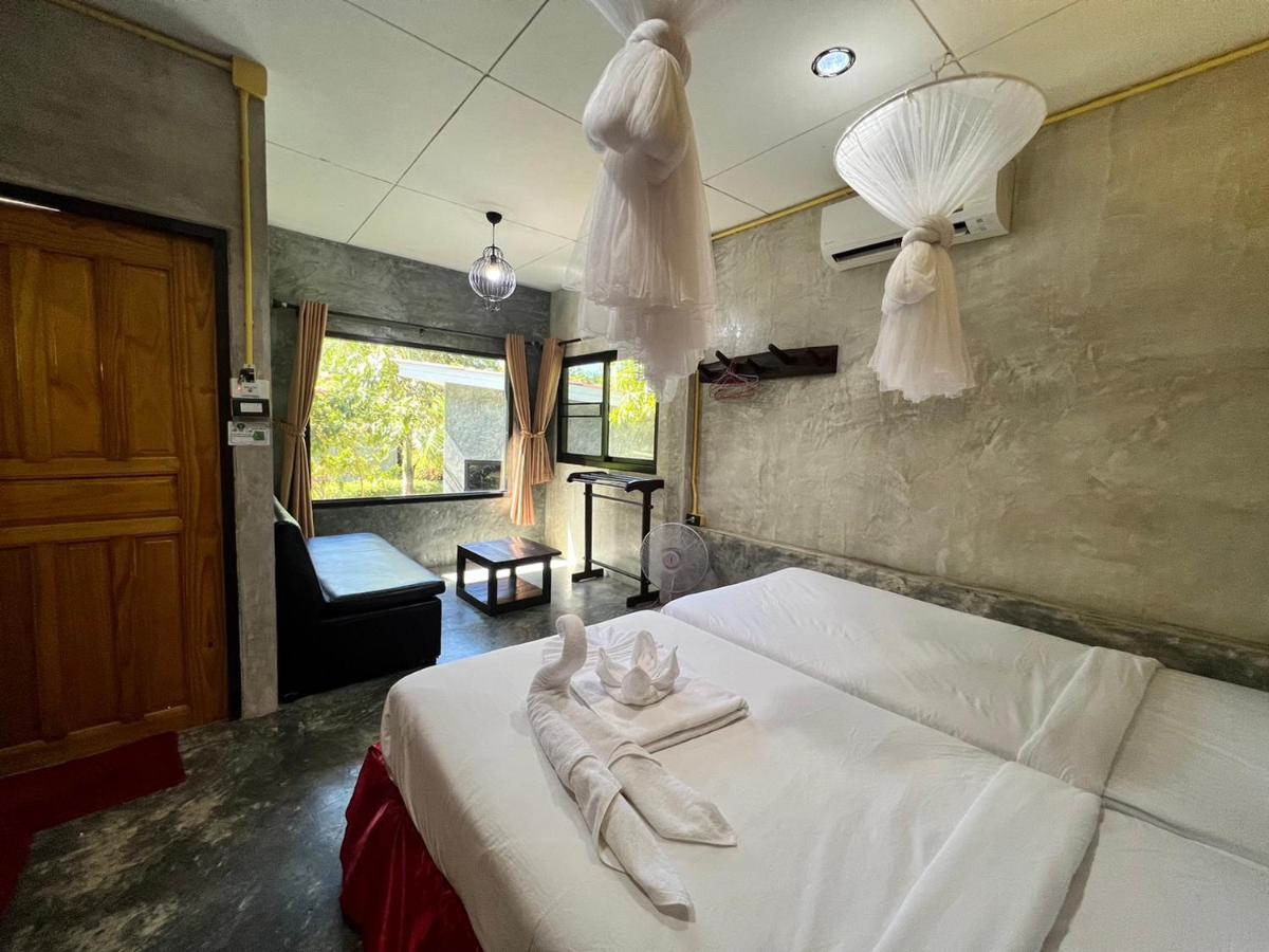 Sunshine On The Rock Hotel Ko Kut Exterior photo