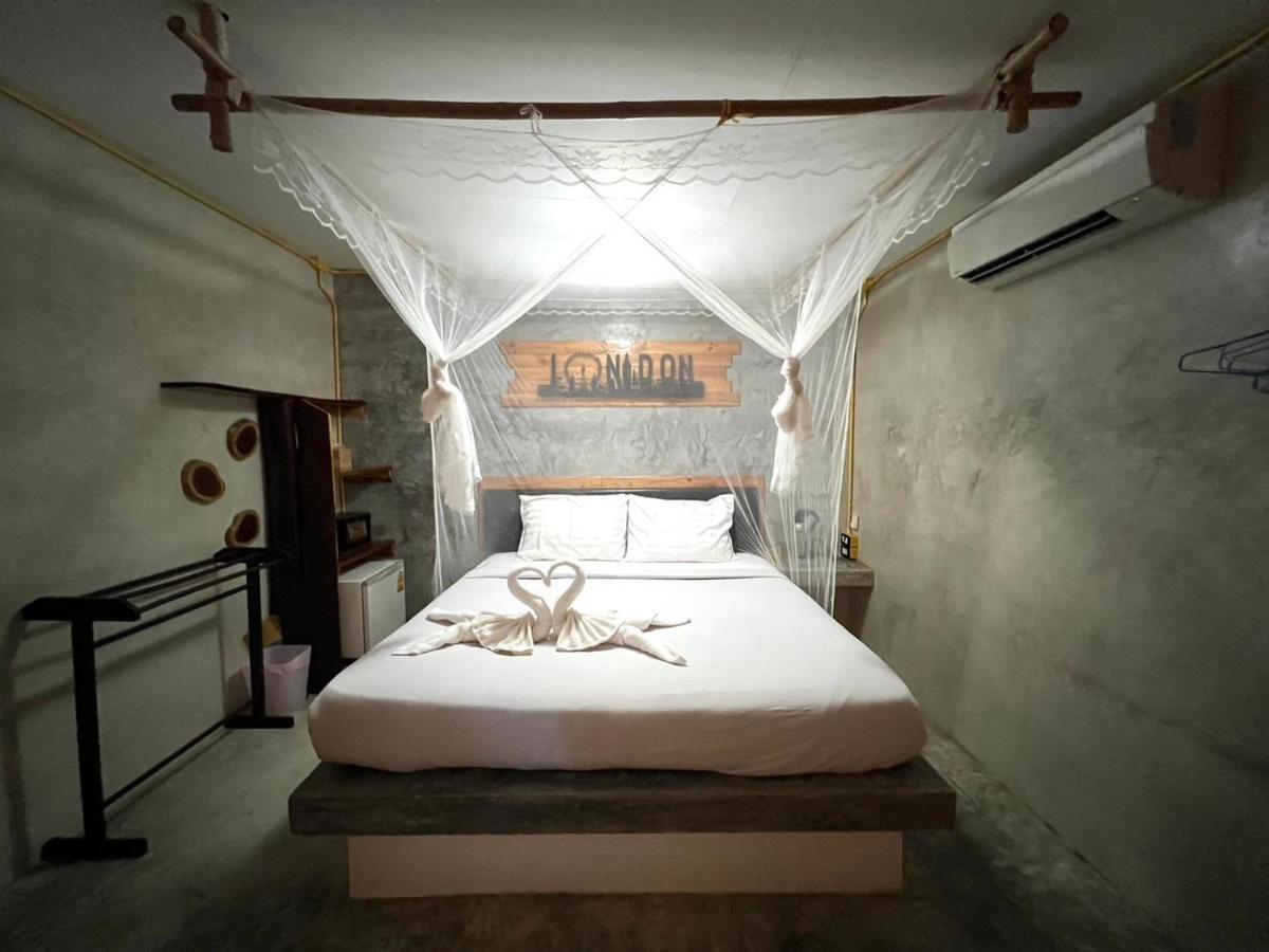 Sunshine On The Rock Hotel Ko Kut Exterior photo