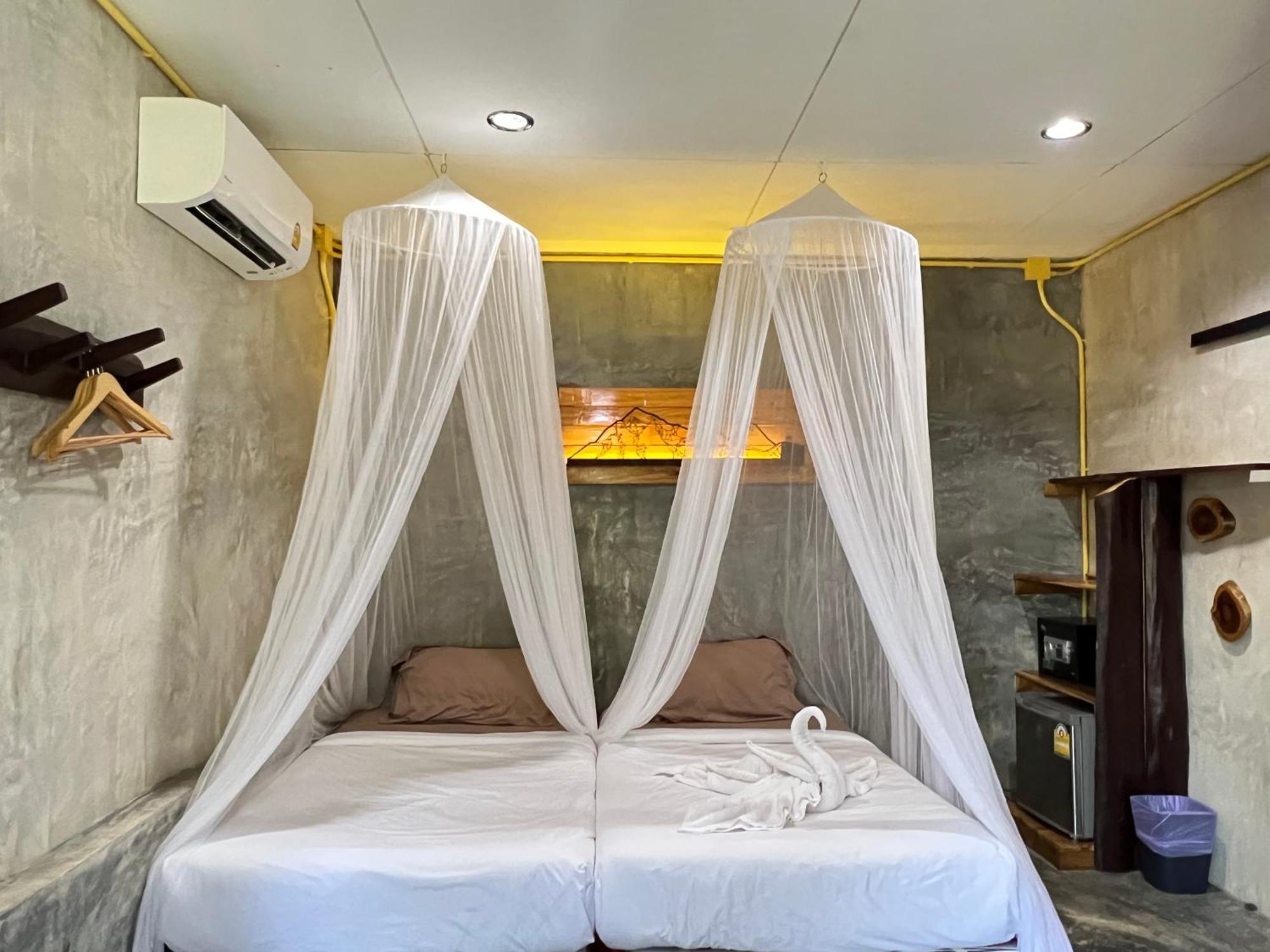 Sunshine On The Rock Hotel Ko Kut Exterior photo
